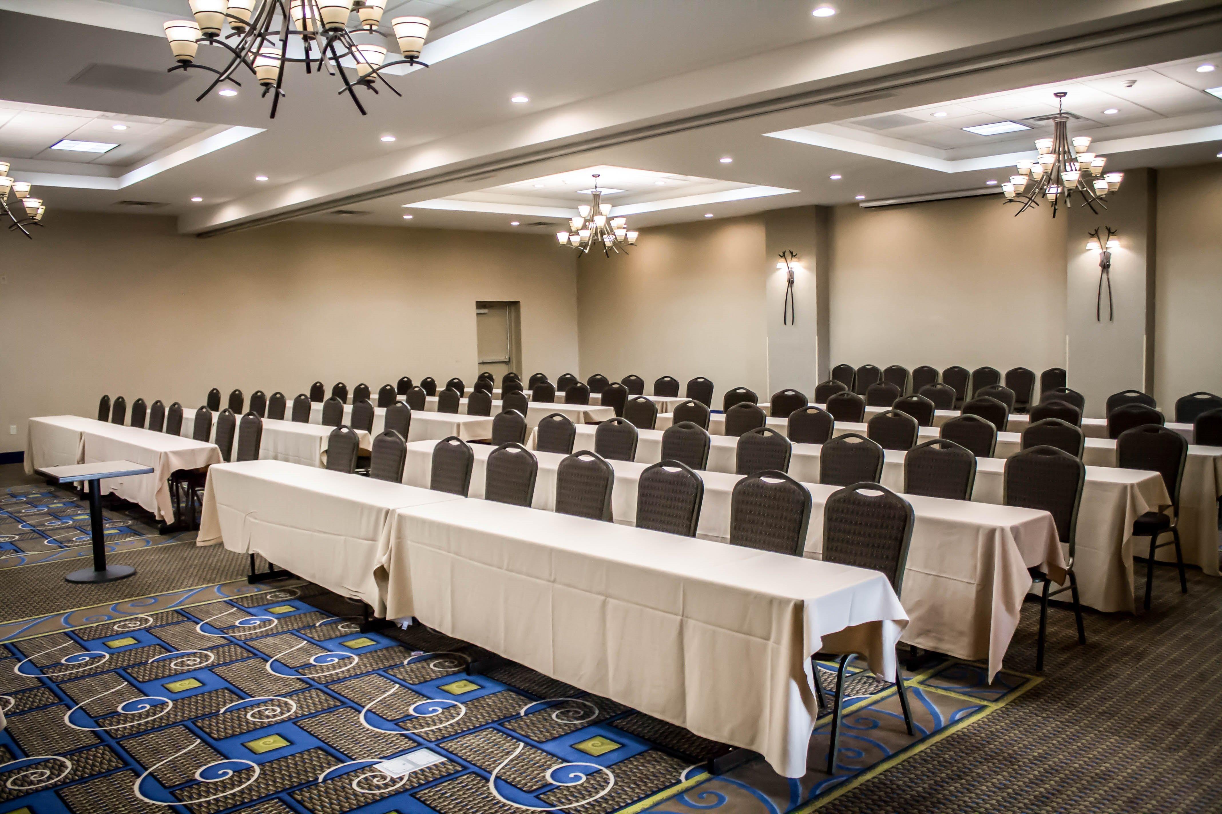 Holiday Inn Express & Suites - Albany Airport - Wolf Road By Ihg Exterior photo